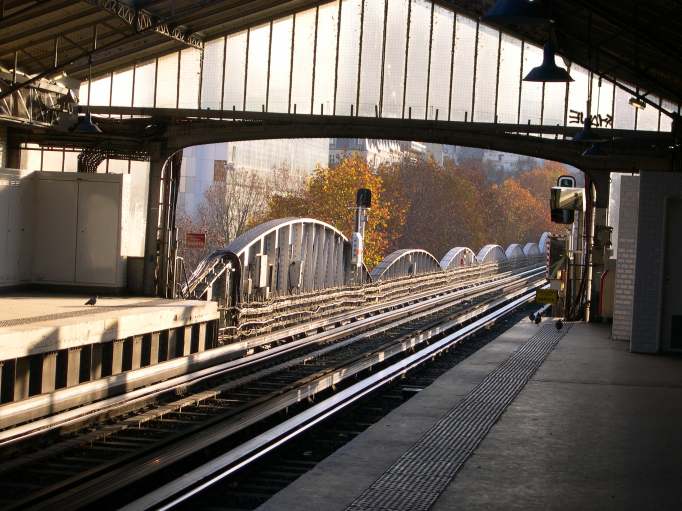  Vue depuis le métro aérien, ligne 6, station glacière